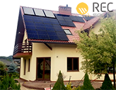 屋顶安装REC太阳能电池板系统