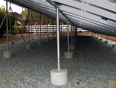 地面安装太阳能电池板阵列