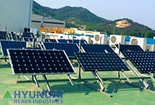现代太阳能电池板现场安装测试