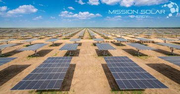 商业地面安装的Mission Solar Energy太阳能电池板农场